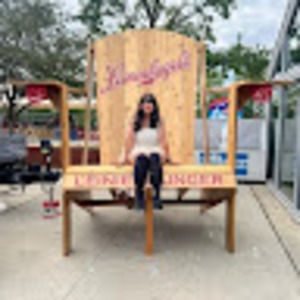 Meet your Posher, Maira alejandra